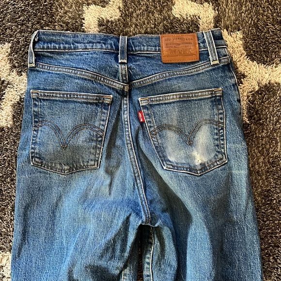 COPY - Ribcage Straight Levi’s - Picture 2 of 2